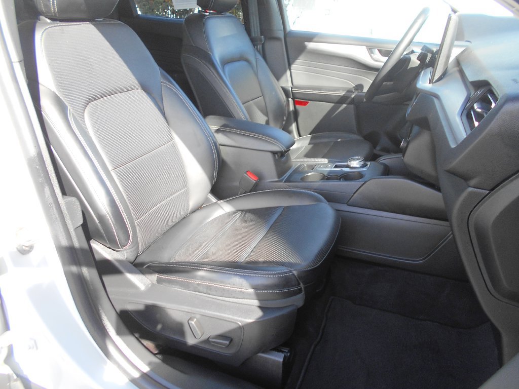 Used 2025 Ford Escape Platinum AWD/4WD image 11