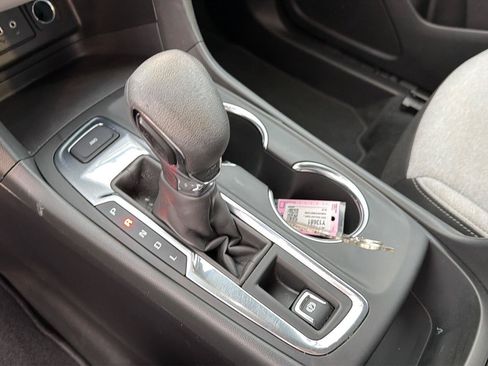 Used 2022 Chevrolet Equinox LS AWD/4WD image 26