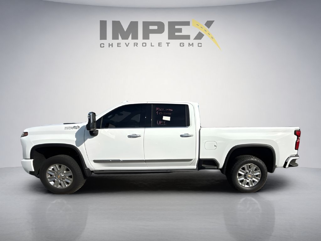 Used 2025 Chevrolet Silverado 2500 High Country w/ High Country Premium Package AWD/4WD image 2