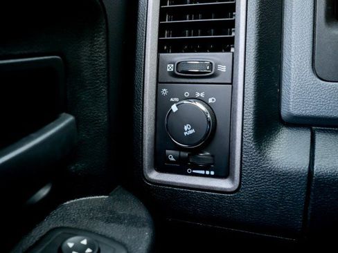 Used 2016 RAM 1500 Express AWD/4WD image 35