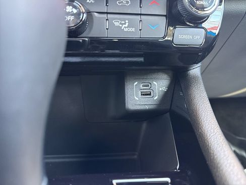 New 2026 Jeep Compass Limited w/ Sun, Sound & Navigation Group AWD/4WD image 17