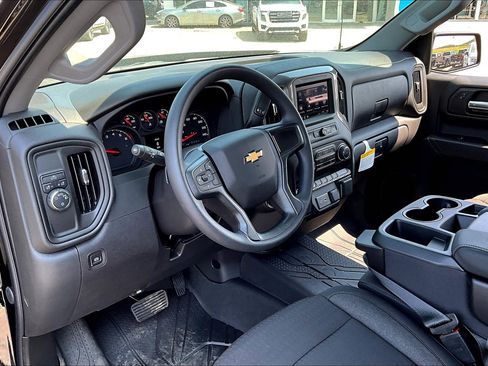 New 2025 Chevrolet Silverado 1500 Custom image 6