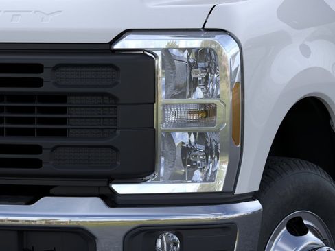 New 2026 Ford F350 XL w/ FX4 Off-Road Package AWD/4WD image 18