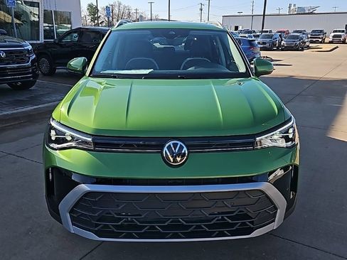 New 2026 Volkswagen Taos SE AWD/4WD image 2