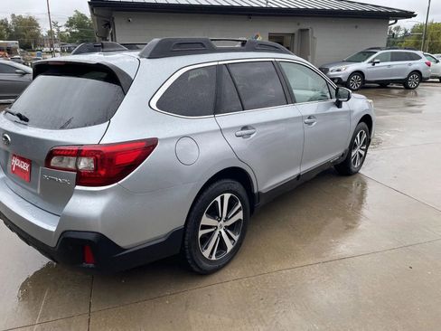 Used 2019 Subaru Outback 2.5i Limited image 3