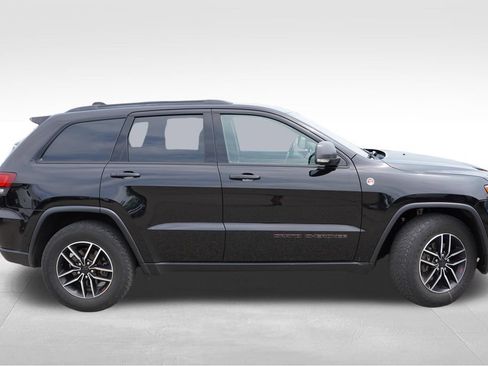 Used 2020 Jeep Grand Cherokee Trailhawk w/ Trailhawk Luxury Group AWD/4WD image 2
