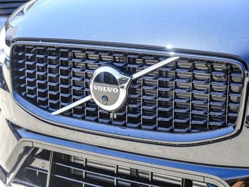 New 2025 Volvo XC60 T8 Ultra w/ Protection Package Premier image 6