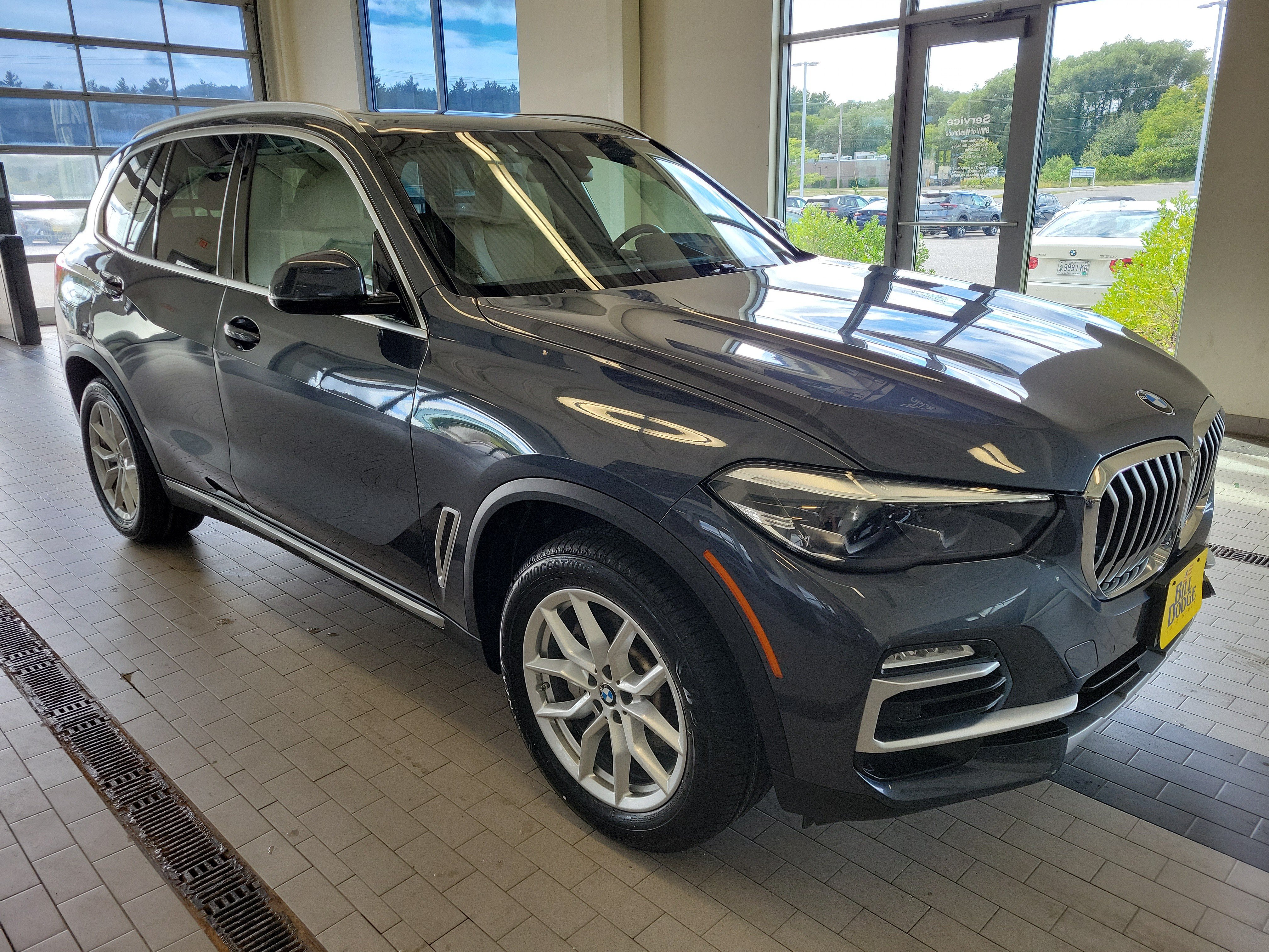 Used 2019 BMW X5 xDrive40i w/ Premium Package 2 AWD/4WD image 3