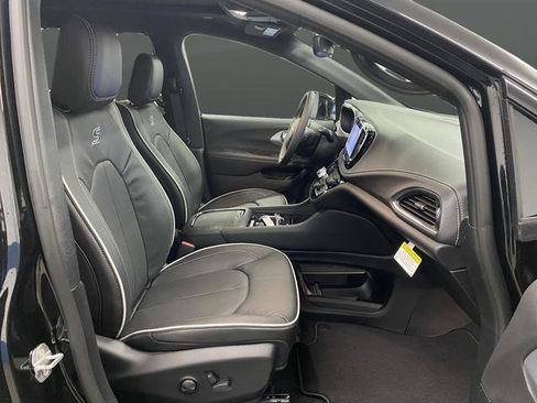 New 2026 Chrysler Pacifica Limited w/ S Appearance Package AWD/4WD image 33