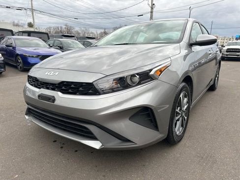 Used 2024 Kia Forte LXS image 7