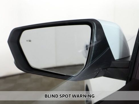 Used 2024 Chevrolet Equinox LT image 4