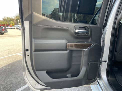 Used 2022 Chevrolet Silverado 1500 RST image 22