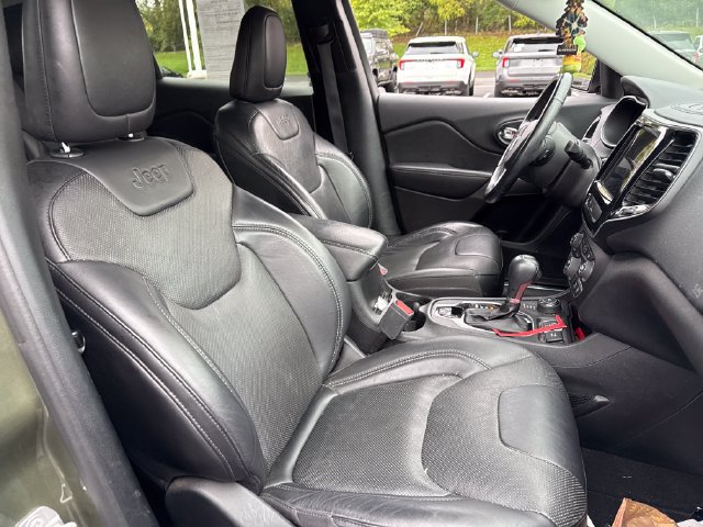 Used 2020 Jeep Cherokee Limited AWD/4WD image 13