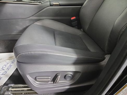 Used 2024 Toyota Crown Limited image 32