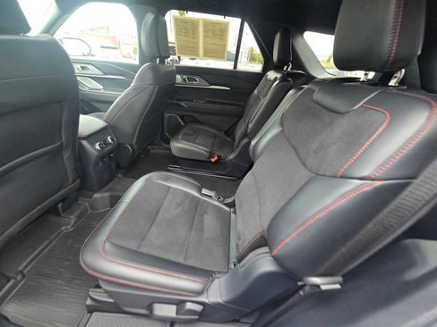 Used 2025 Ford Explorer ST image 24