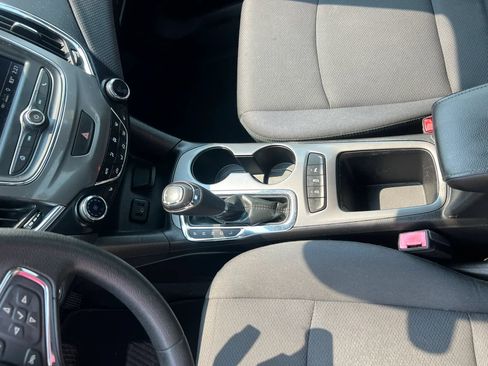 Used 2019 Chevrolet Cruze LT w/ LT True North Edition FWD image 15