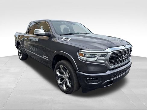 Used 2022 RAM 1500 Limited w/ Body-Colour Bumper Group AWD/4WD image 3