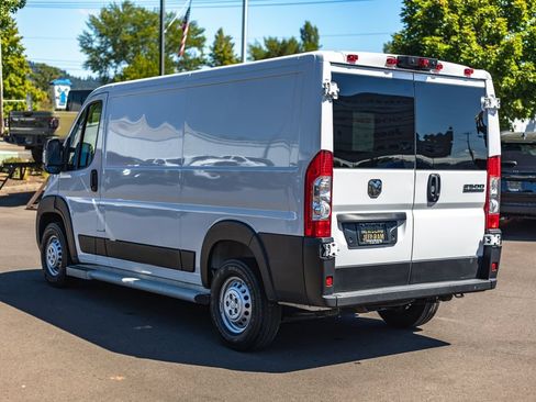 Used 2025 RAM ProMaster 2500 w/ U-Haul Equipment Group FWD image 9