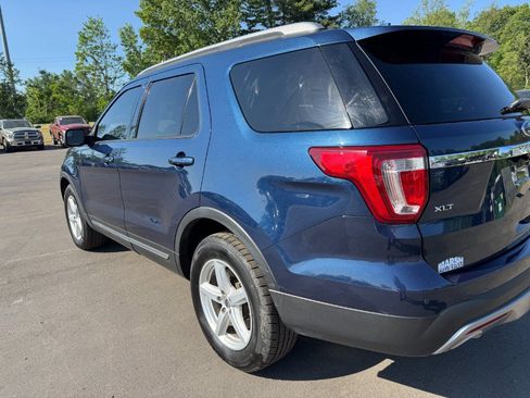 Used 2017 Ford Explorer XLT w/ Equipment Group 202A AWD/4WD image 10