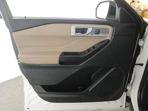 Certified 2020 Ford Explorer Limited image 8