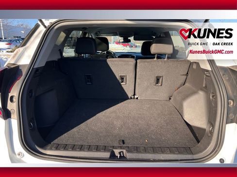 Used 2024 GMC Terrain SLE image 8