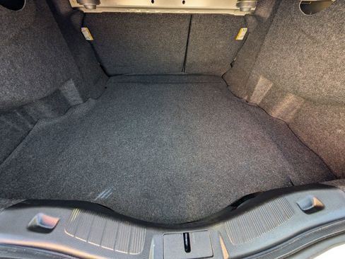 Used 2017 Ford Fusion SE w/ Fusion SE Technology Package image 19