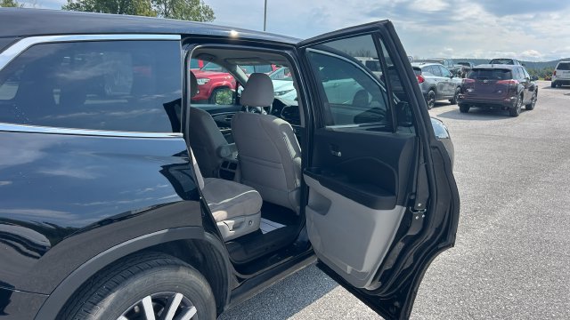 Used 2021 Honda Pilot EX image 40