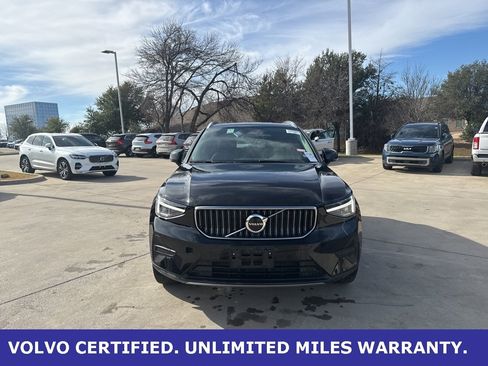 Certified 2025 Volvo XC40 B5 Core image 2