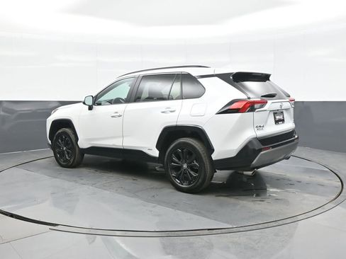 Certified 2025 Toyota RAV4 SE image 5