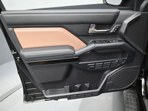 Certified 2025 Toyota 4Runner Limited AWD/4WD image 13