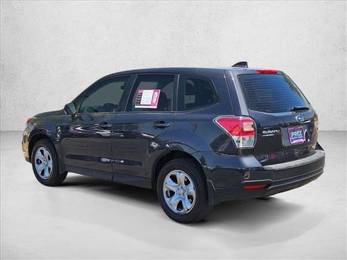 Used 2017 Subaru Forester 2.5i AWD/4WD image 8