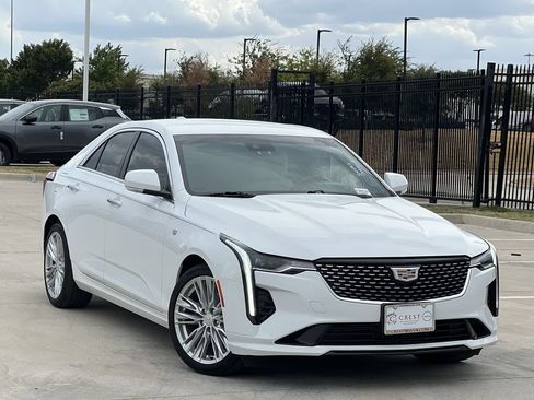 Used 2021 Cadillac CT4 Premium Luxury RWD image 2