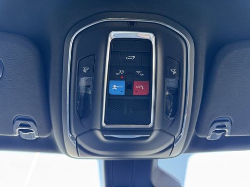 Used 2024 Jeep Wagoneer L Base image 36