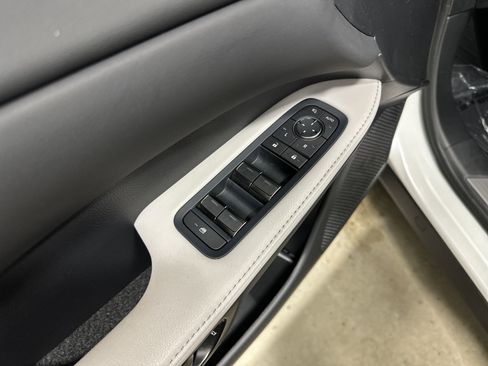 Used 2025 Lexus RX 350 Premium w/ Accessory Package AWD/4WD image 15