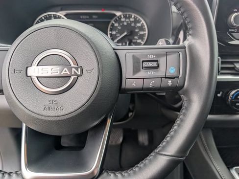 Used 2025 Nissan Pathfinder SV FWD image 14