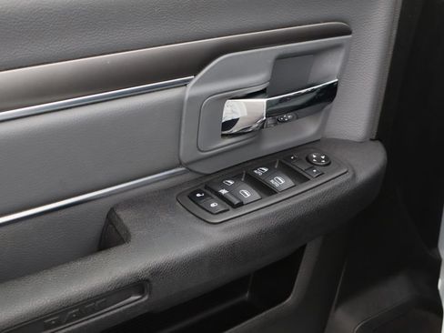Used 2022 RAM 1500 Classic SLT w/ Electronics Group AWD/4WD image 19