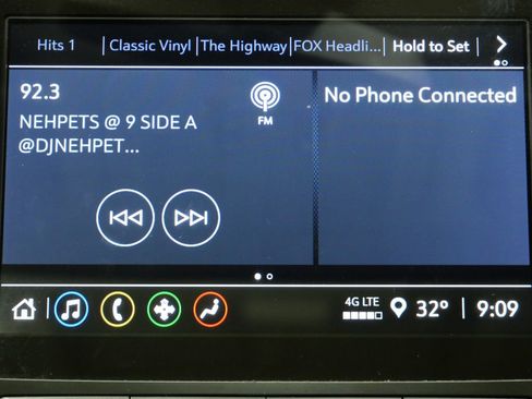 Used 2022 Chevrolet Malibu LT image 18