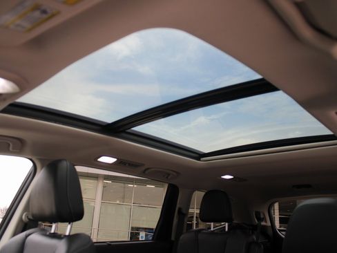 Certified 2022 Subaru Ascent Limited w/ Technology Package image 26