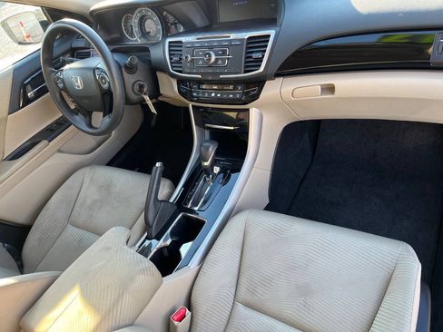 Used 2017 Honda Accord LX image 18