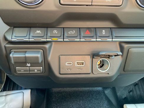 New 2026 Chevrolet Silverado 1500 W/T w/ WT Value Package image 19