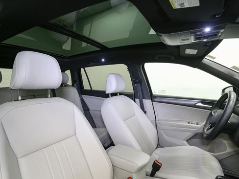 Used 2023 Volkswagen Tiguan SE R-Line AWD/4WD image 22