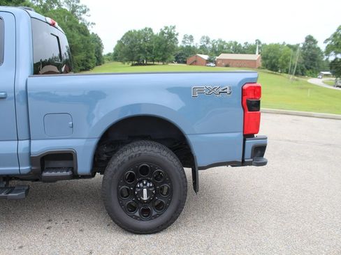 Used 2023 Ford F250 Lariat w/ Lariat Ultimate Package AWD/4WD image 11
