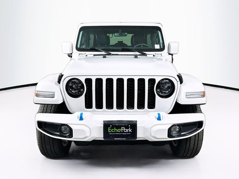 Used 2023 Jeep Wrangler Unlimited Sahara AWD/4WD image 2