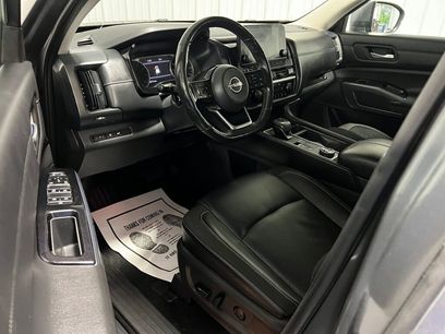 Used 2022 Nissan Pathfinder SL