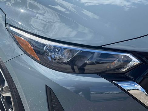 Used 2025 Nissan Sentra SV FWD image 9
