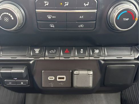 Used 2022 Chevrolet Silverado 3500 LT AWD/4WD image 25