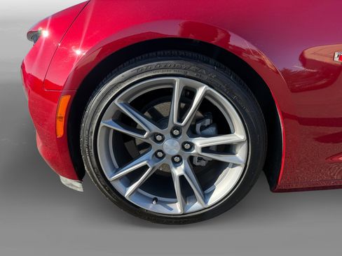 Used 2021 Chevrolet Camaro LT w/ RS Package image 9