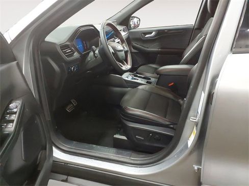 Used 2024 Ford Escape ST-Line w/ Tech Pack #1 image 9