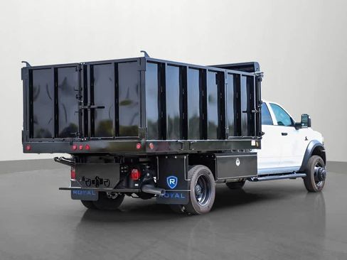 New 2023 RAM 5500 Tradesman AWD/4WD image 4