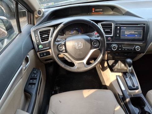 Used 2014 Honda Civic Hybrid Sedan image 2